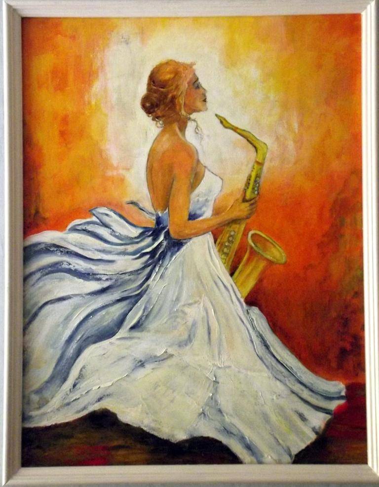 Lady with tenor sax image